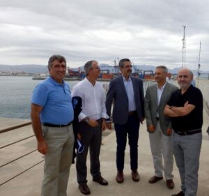 El Capitán Marítimo de Castellón, José Miguel Manaute; el director del puerto de Castellón, Roberto Arzo; el Director General de la Agencia de Seguridad, José María Ángel;  presidente de la Autoridad Porturia de Castellón, Francisco Toledo y el Subdirector General de Emergencias, Jorge Suárez.