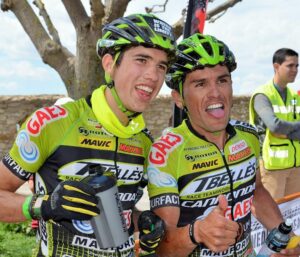 Roberto Bou y Diego Tamayo celebran el triunfo en la primera etapa.