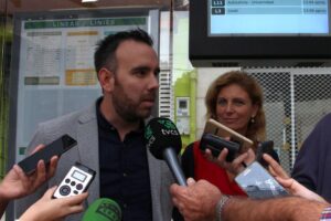 Simo y Marco sobre linea autobuses