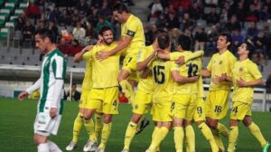 Los jugadores del Villarreal celebran uno de los dos goles marcados en el campo del Córdoba. FOTO: villarrealcf.es