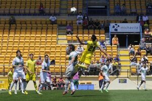 El partido entre el Villarreal y el Elche fue muy disputado, pero se decantó a favor de los ilicitanos: FOTO: JOSÉ SALLA