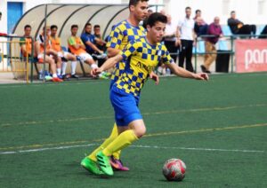 Xavi Broch es una de las novedades de la plantilla albinegra, procedente del Alqueries. 