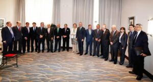 Alberto Fabra y Luisa Fernanda Rubi con empresarios valencianos 