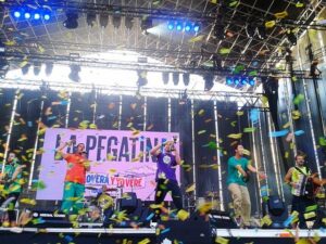 Los pegatinas en el Desperados la tarde del jueves.