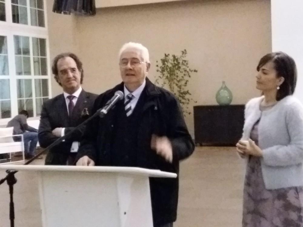 Julián Redondo, con el homenajeado José María Arquimbau y Yolanda Peris.