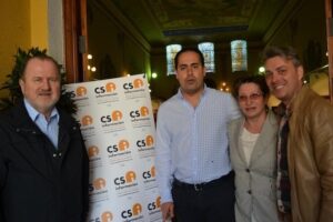 A. Font de Mora con representantes del PP local.