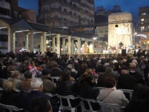 Actuación del Centro aragonés en la plaza Santa Clara