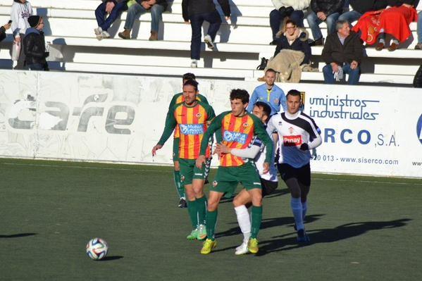 El partido de El Clariano se jugó de poder a poder. FOTO: CD CASTELLÓN