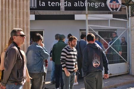 La afición albinegra está respondiendo y apunta a congregara a unos ocho mil espectadores. FOTO: cdcatellon.com