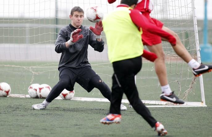 El Castellón prepara el partido del domingo por la mañana en el campo del Jove Español.
