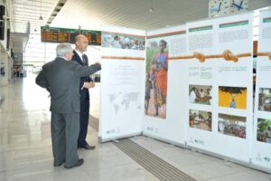 inauguración expo FARMAMUNDI en estación de Castellón (1)