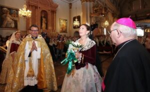 la alcaldesa de castellón con el prior de Lledó y el obispo