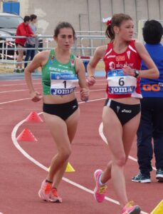 Lluna Capdevila participa en los 5 kilómetros marcha.
