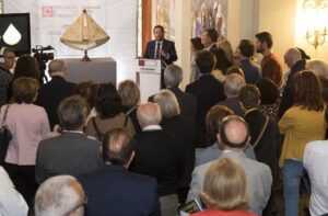 moliner presenta restauración manto lledó