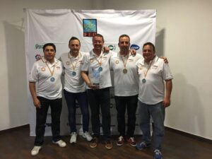 El equipo formado por Juan Sánchez, Ángel Martínez, Lorenzo Moreno, Miguel Ángel Serrano y el capitán del equipo, Antonio de Vicente.