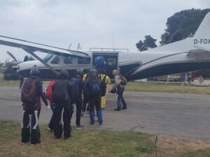 paracaidistas en el aeroclub de castellón