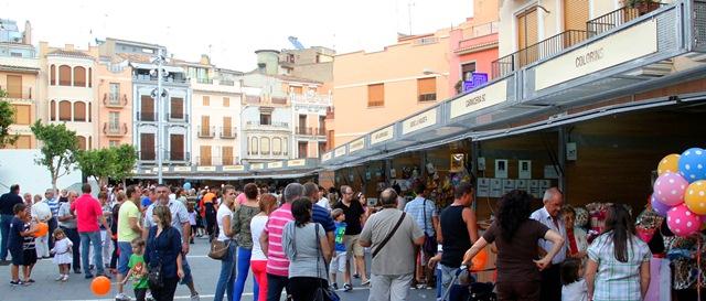 Participación de los comercios en la feria.