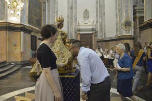 pas solidari del mantell de la Mare de Déu2