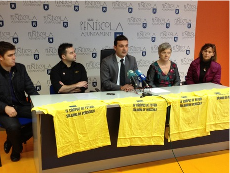 Presentación del IV Campus Solidario de Peñíscola, con el alcalde de la localidad Andrés Martínez.