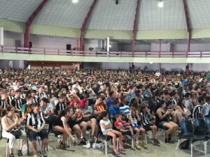 La Pérgola se llenó de aficionados albinegros.