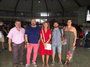 La alcaldesa Amparo Marco, al frente de la comitiva que asistió a La Pérgola.