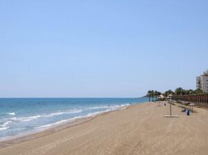 playa de les amplaries oropesa