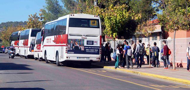 Servicio de bus escolar.