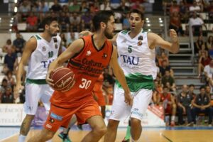 Buena imagen la que dio el equipo de Toni Ten en el Ciutat de Castelló. FOTO: VALENCIA BÁSQUET