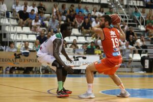 Mucha expectación en el Ciutat de Castelló. FOTO: VALENCIA BÁSQUET