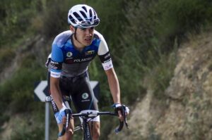 El líder de la general resistió los ataques y sigue al frente de la clasificación. FOTOS: ÓSCAR MATXÍN y MIGUEL ENA 