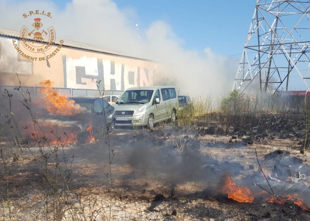 Incendio de cinco vehiculos en Camino Sequiota 2 25-08-19