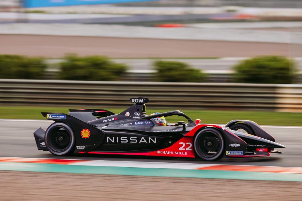 El equipo Nissan  exhibe su competitividad en la doble Carrera de  Valencia - Castellon Información