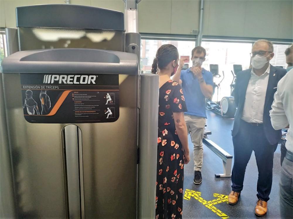 Castelló, José Martí y Tania Baños en Piscina Provincial