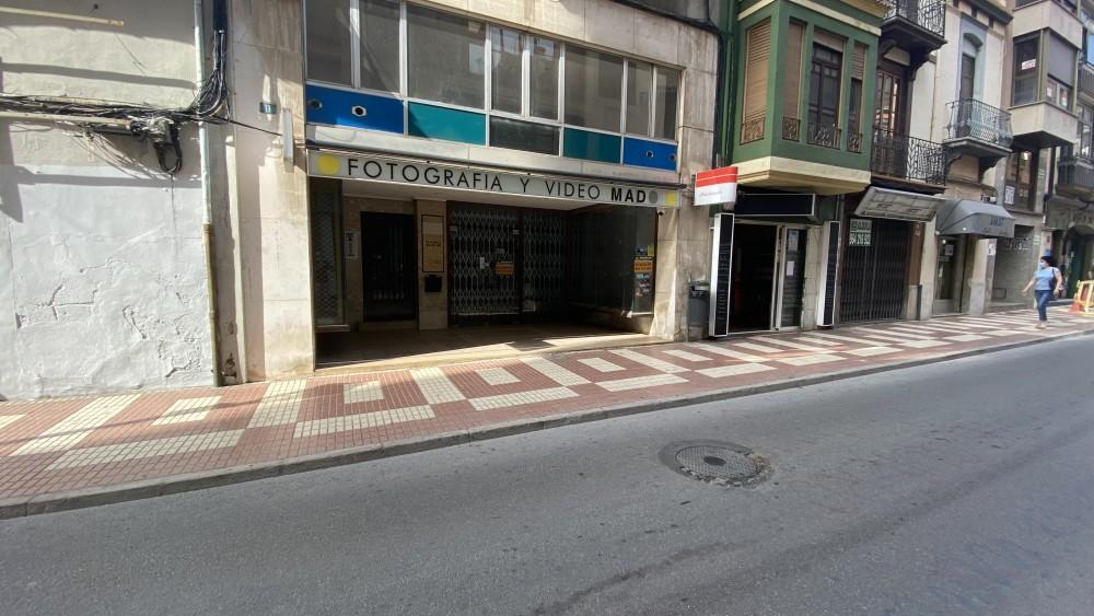 Comercios cerrados.Castellón.Calle San Vicente