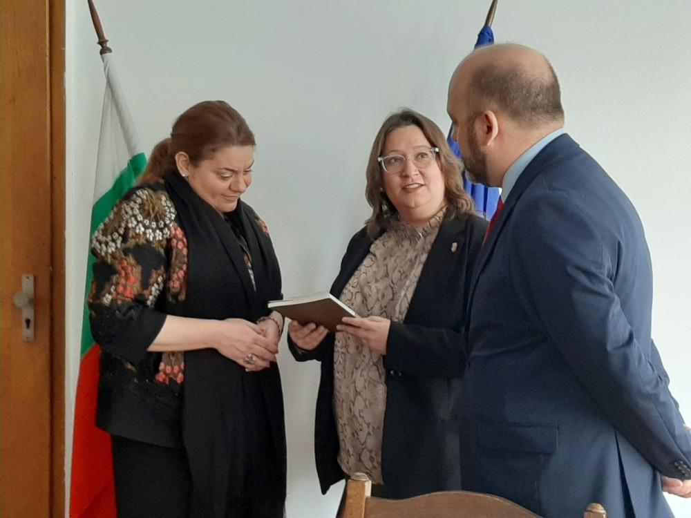 c469dc90-f020-4d82-ba03-d0d0920a9d79