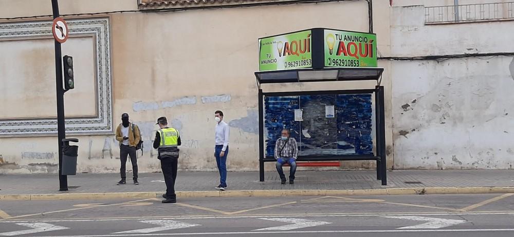 Borriana, reparto mascarillas bus