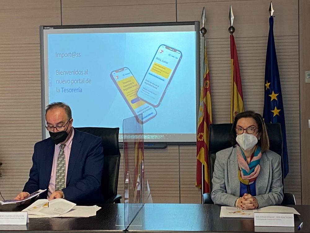 El director provincial de la TGSS, Bernardo Castelló, y la Subdelegada del Goibierno, Soledad Ten.,