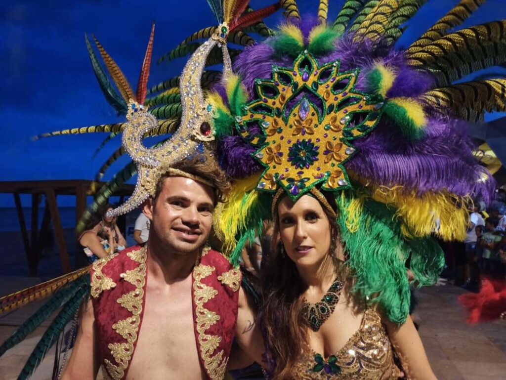 Vinaròs vive la fiesta del carnaval de verano con un novedoso formato