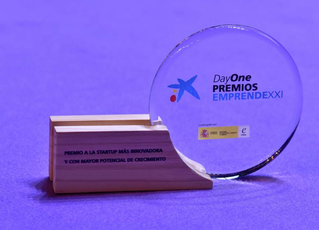 caixabank enisa premios