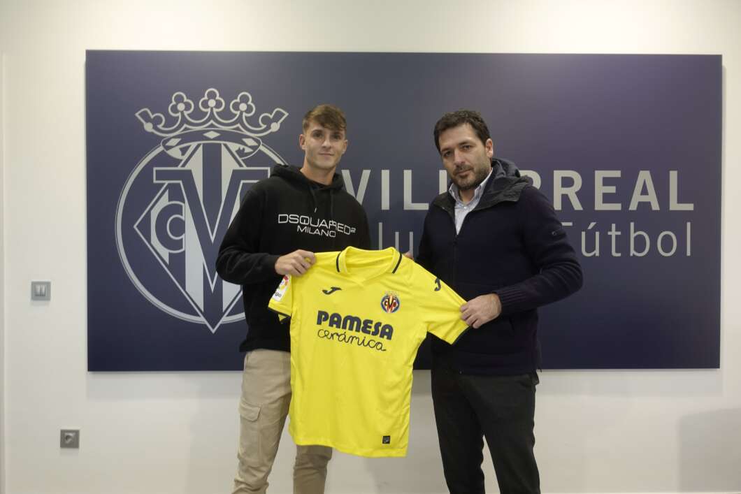 Villarreal renueva al canterano Carlo Adriano hasta 2026