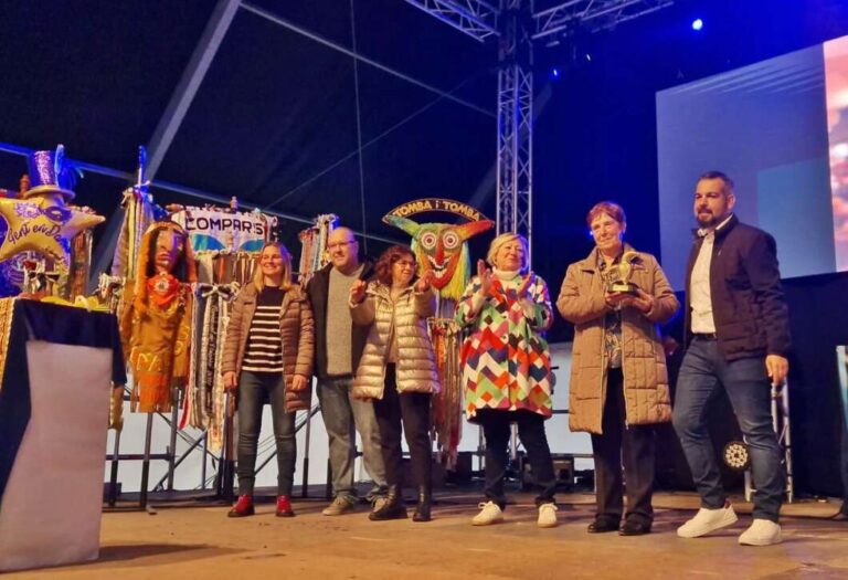 Ya ondea la bandera del Carnaval de Vinaròs