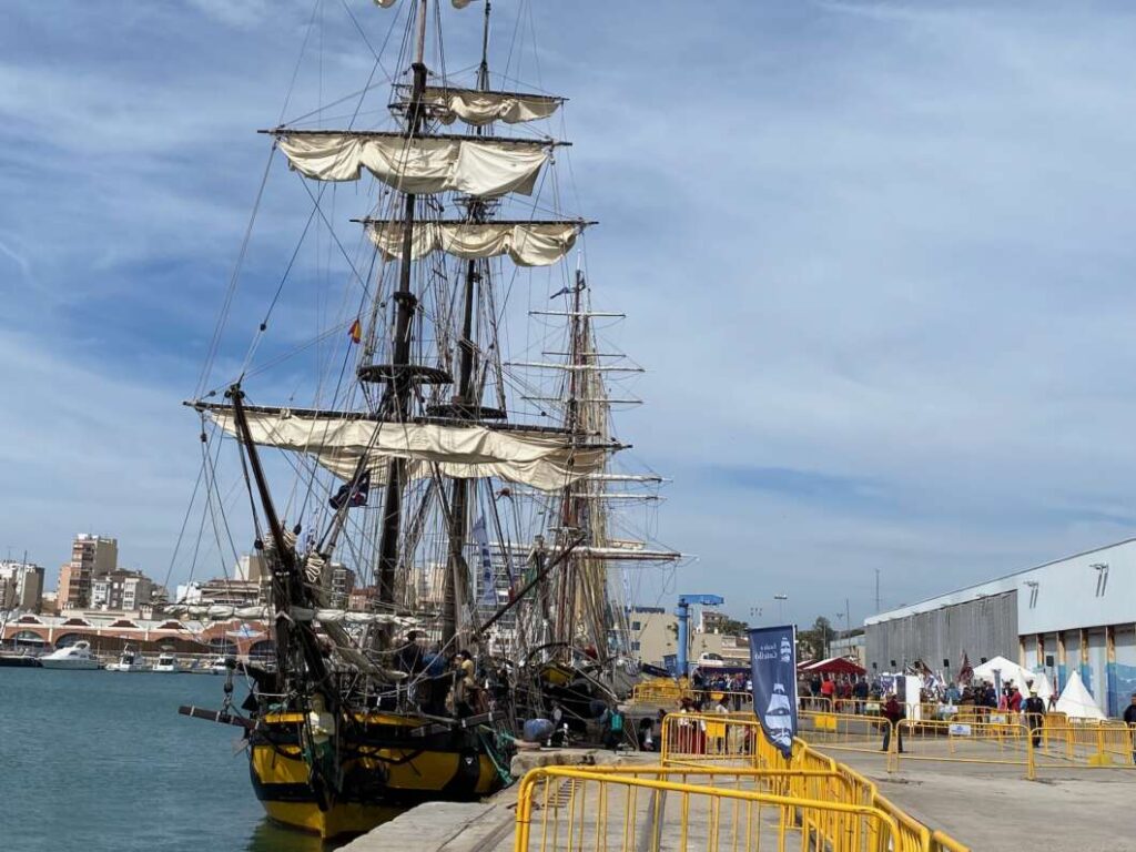 La imagen tiene un atributo ALT vacío; su nombre de archivo es barcos-escala-a-caastello-050424-1361-1024x768.jpeg