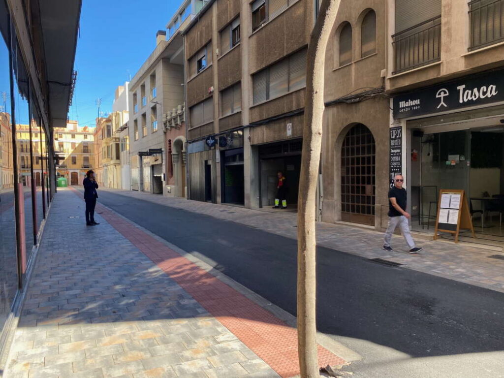 Calle Luis Vives después de obras de ZBE