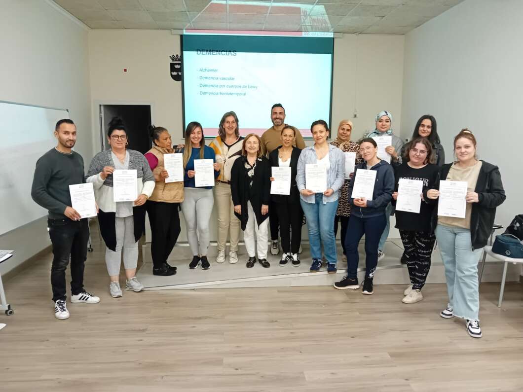 Burriana impulsa la formació en l’acompanyament de persones majors amb un curs especialitzat