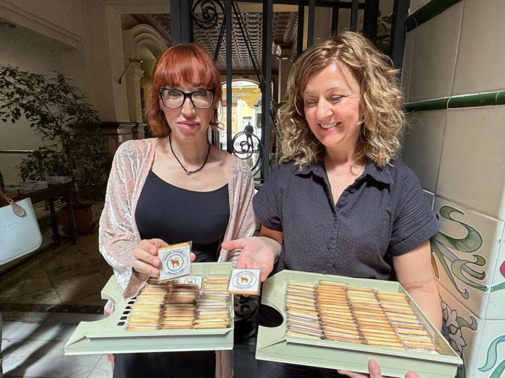 galletitas de Aspeguicv en la I Gala Premios de accesibilidad castellón 120525