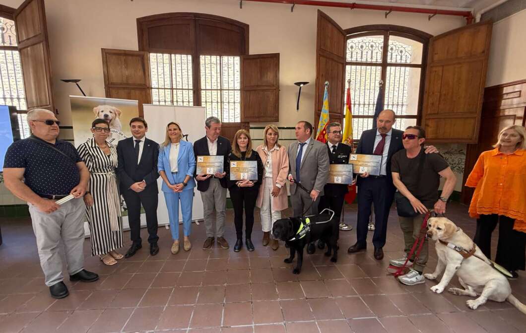 I Gala Premios Accesibilidad Aspeguicv perros guía Comunitat Valenciana 120525