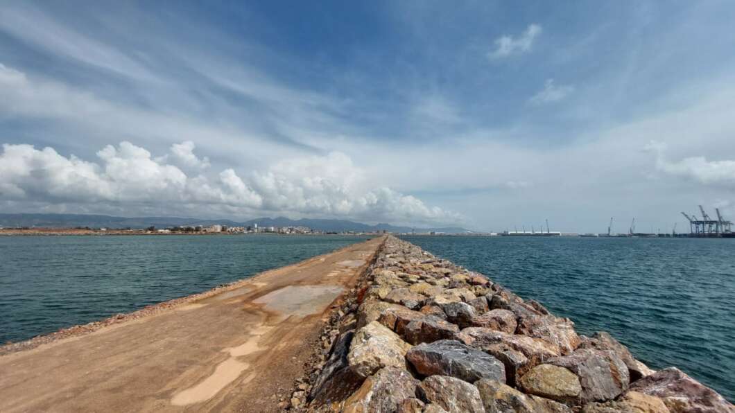 mota que cierra nuevo dique darsena sur portcastello 2025