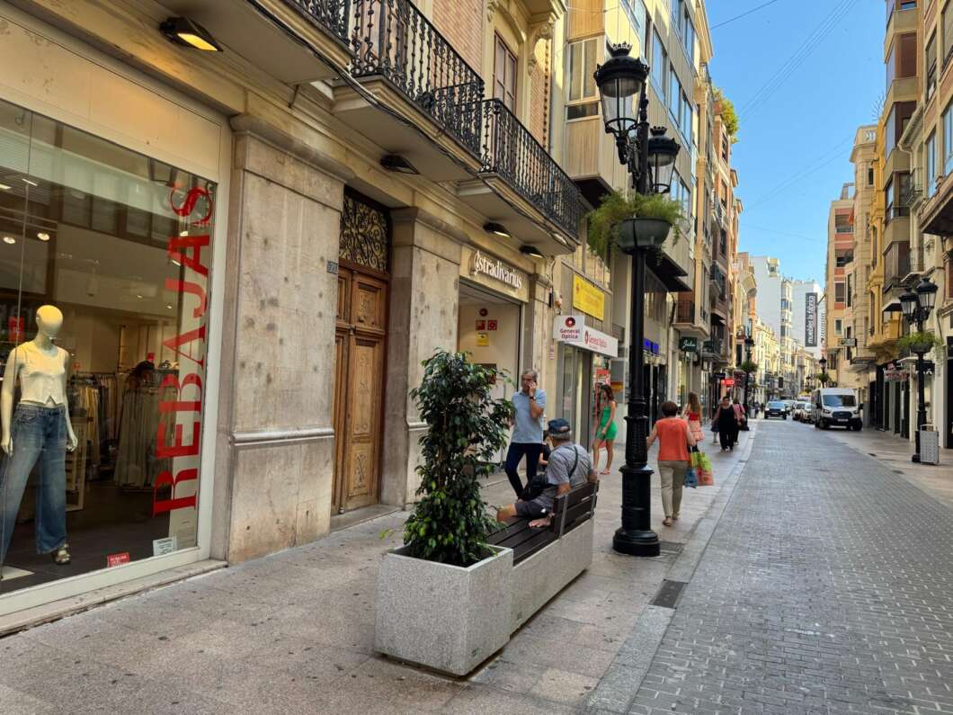 Los comercios de Castelló inician las rebajas de verano