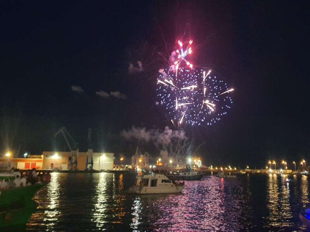 procesión marítima de sant Pere en el Grau de Castellón 290625