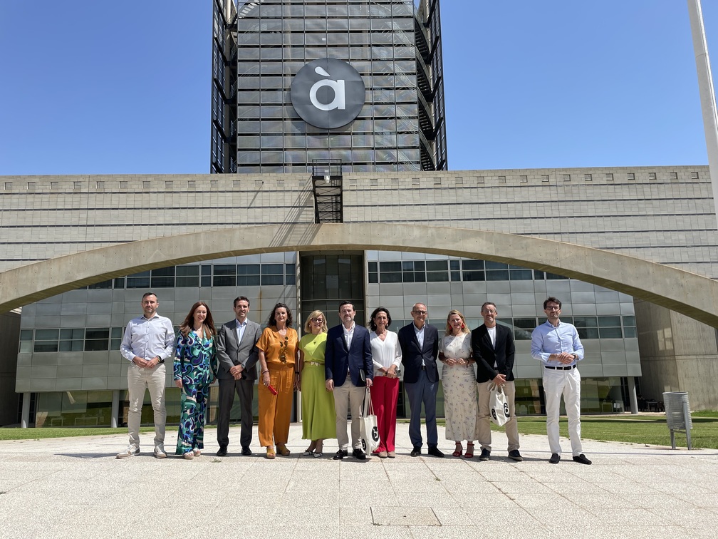 Els membres de la Comissió de Radiotelevisió Valenciana de Les Corts visiten les instal·lacions d’À Punt